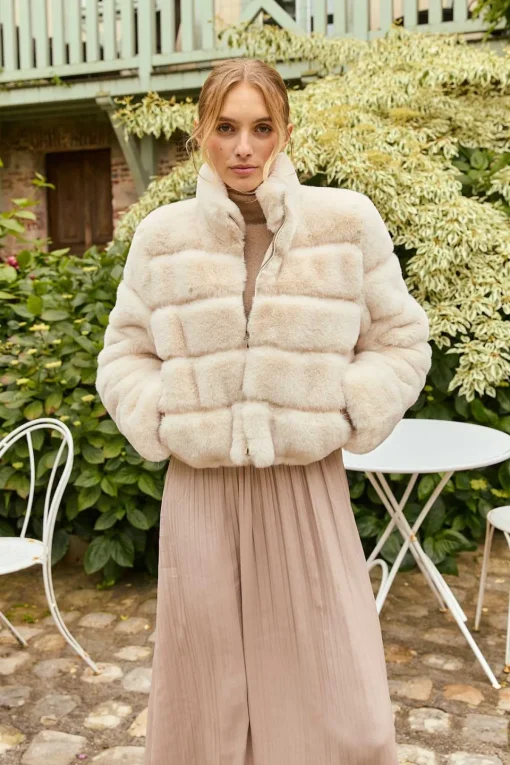 Sale Doudoune courte en fausse fourrure LAMAR Les Manteaux, Vestes & Doudounes