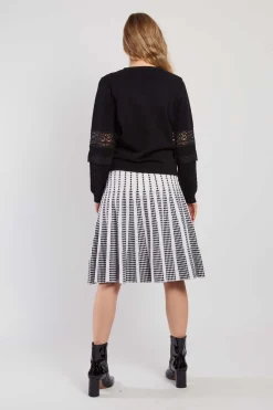 Sale Jupe mi-longue évasée en maille à carreaux GAELLE Les Jupes & Pantalons