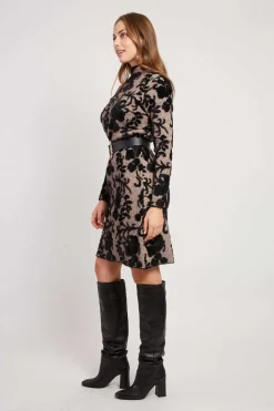 Best Sale Robe courte manches longues en maille JACINTHE Robes Courtes