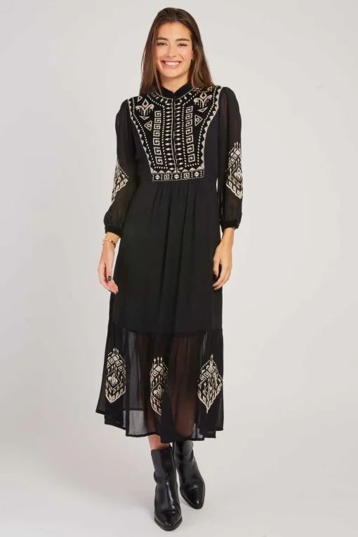 Shop Robe longue brodée avec détails en velours VERA Robes Longues