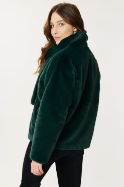 Shop Veste courte en fausse fourrure CANNELLE Les Manteaux, Vestes & Doudounes